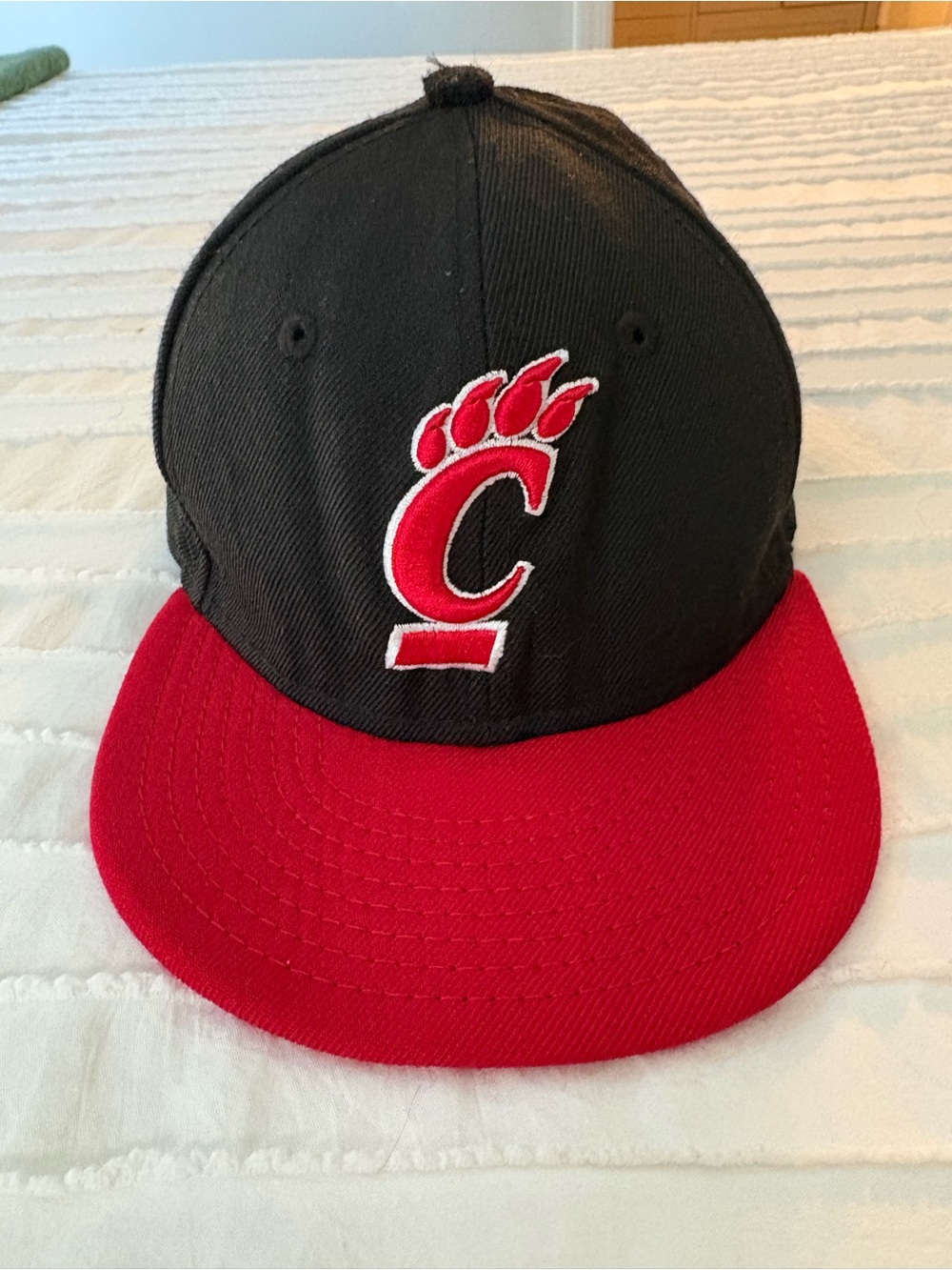 Cincinnati Bearcats Black and Red Kids Baseball Cap